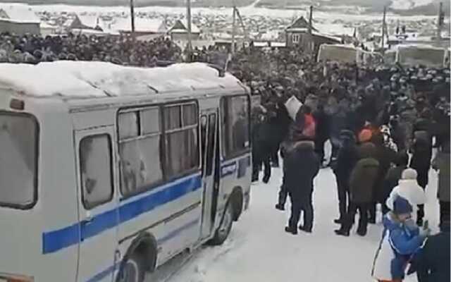 Для разгона протестов в Баймаке задействовано более тысячи сотрудников силовых структур