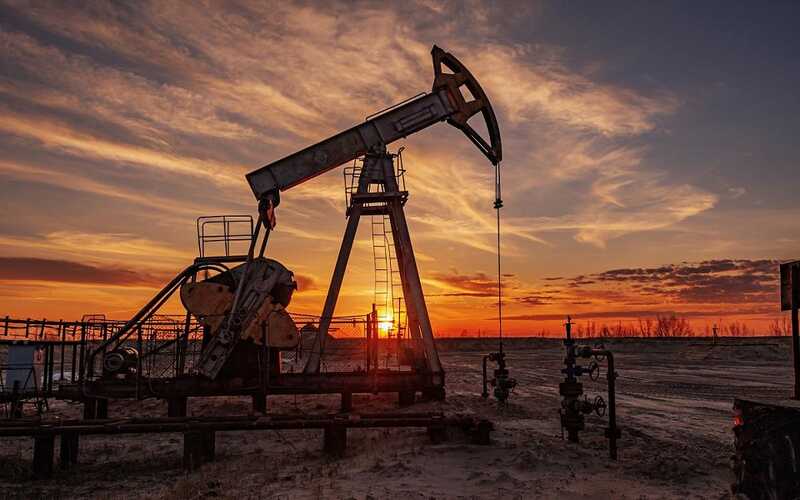 Снижение цен на нефть вынудило американских производителей сланца сократить капитальные вложения