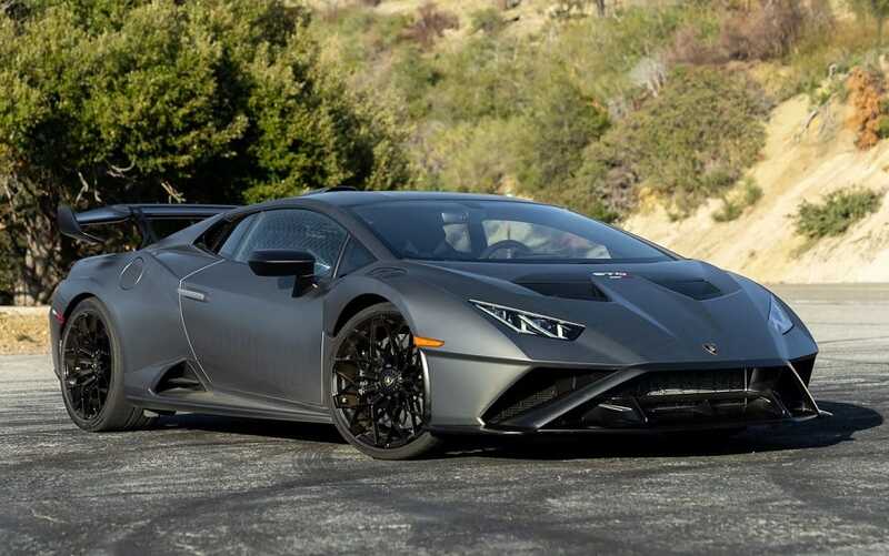 В Калифорнии водитель перевернул Lamborghini на дороге, перекрыв движение
