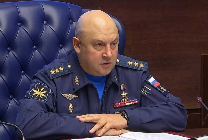 Генерала Сергея Суровикина заметили на празднике в Алжире