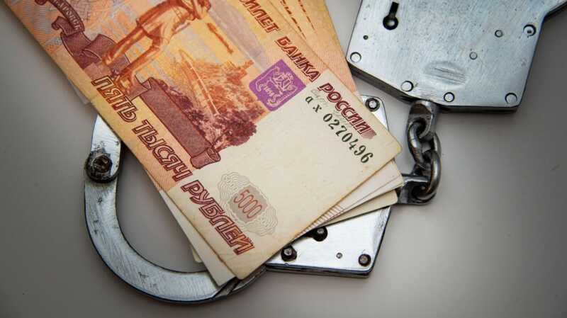 В Краснодаре бывших сотрудников полиции подозревают в краже более 14 миллионов рублей