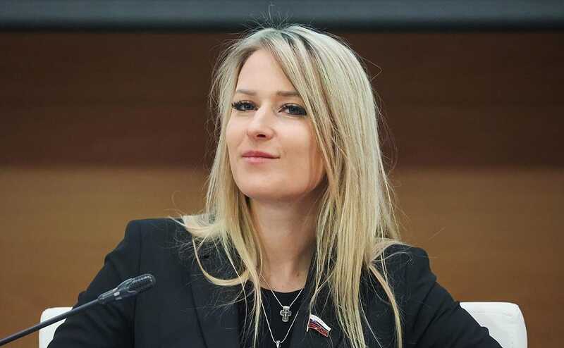 Яна Лантратова требует усиления контроля за продажей энергетического мороженого подросткам