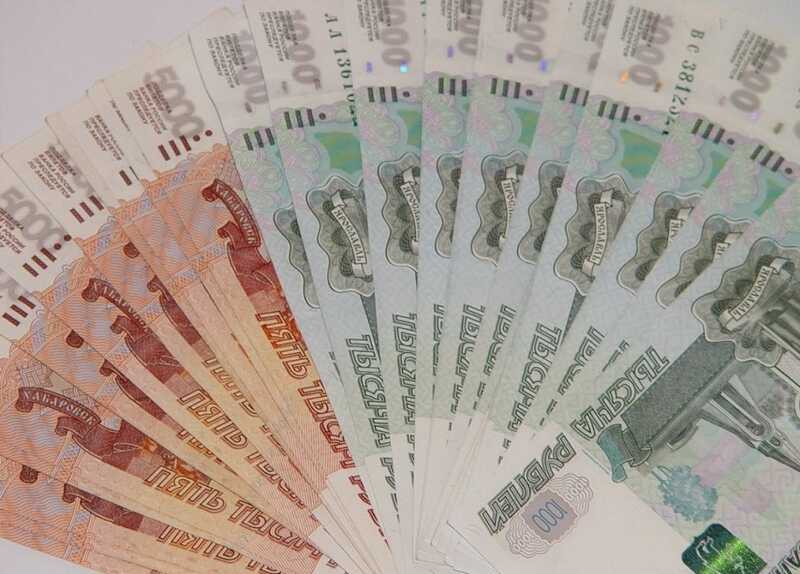 Мошенники обманули пенсионеров в Москве на сумму 17 миллионов рублей и завладели автомобилем