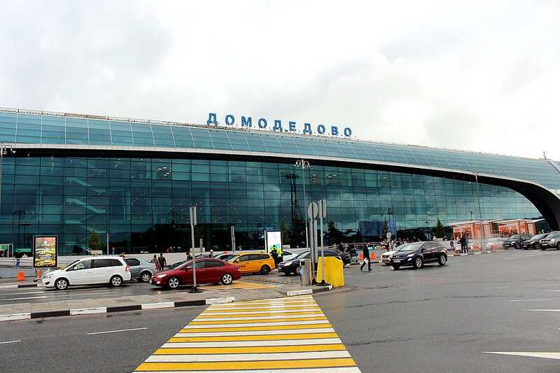Аэропорт Домодедово значительно снижает зарплаты работников, несмотря на судебный запрет