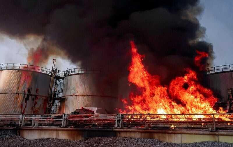 В Сочи на нефтебазе возник пожар после атаки беспилотного аппарата